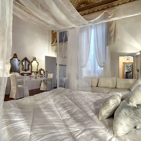 Palazzo Tolomei - Residenza D'epoca Alojamento de Acomodação e Pequeno-almoço
