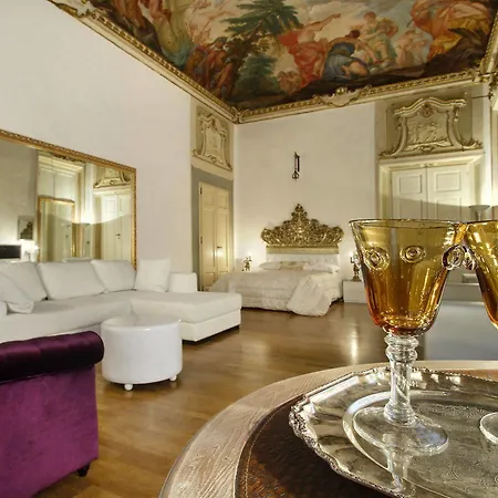 Palazzo Tolomei - Residenza D'epoca Bed & Breakfast