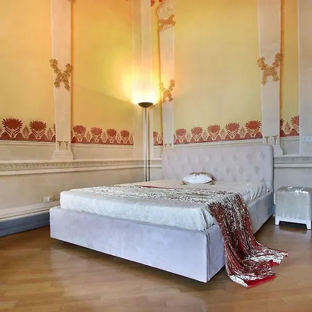 Palazzo Tolomei - Residenza D'epoca Bed & Breakfast 3*