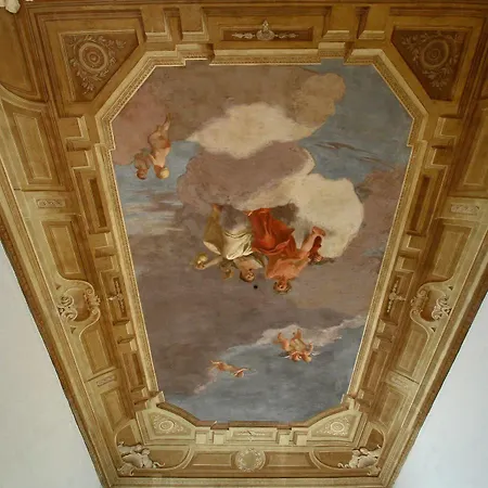 Bed & Breakfast Palazzo Tolomei - Residenza D'epoca 3*
