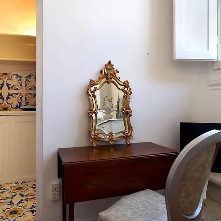 Palazzo Tolomei - Residenza D'epoca 3*