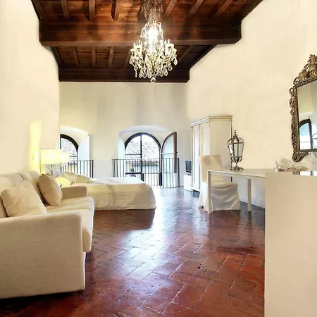 Palazzo Tolomei - Residenza D'epoca Bed & Breakfast 3*