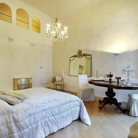 Palazzo Tolomei - Residenza D'epoca Bed & Breakfast Firenze