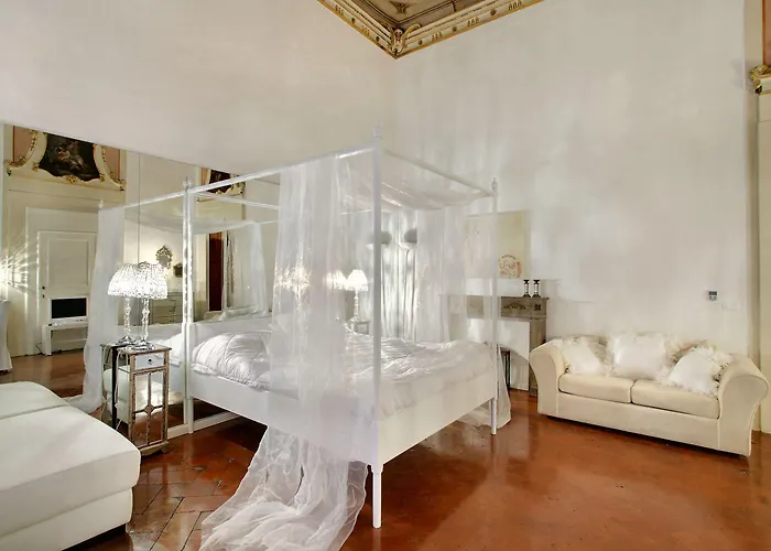 Oda ve Kahvaltı Palazzo Tolomei - Residenza D'epoca 4*