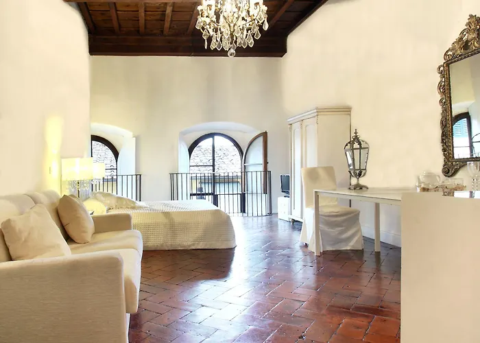 Palazzo Tolomei - Residenza D'epoca 4*