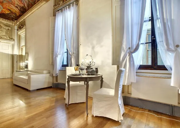 Oda ve Kahvaltı Palazzo Tolomei - Residenza D'epoca 4*